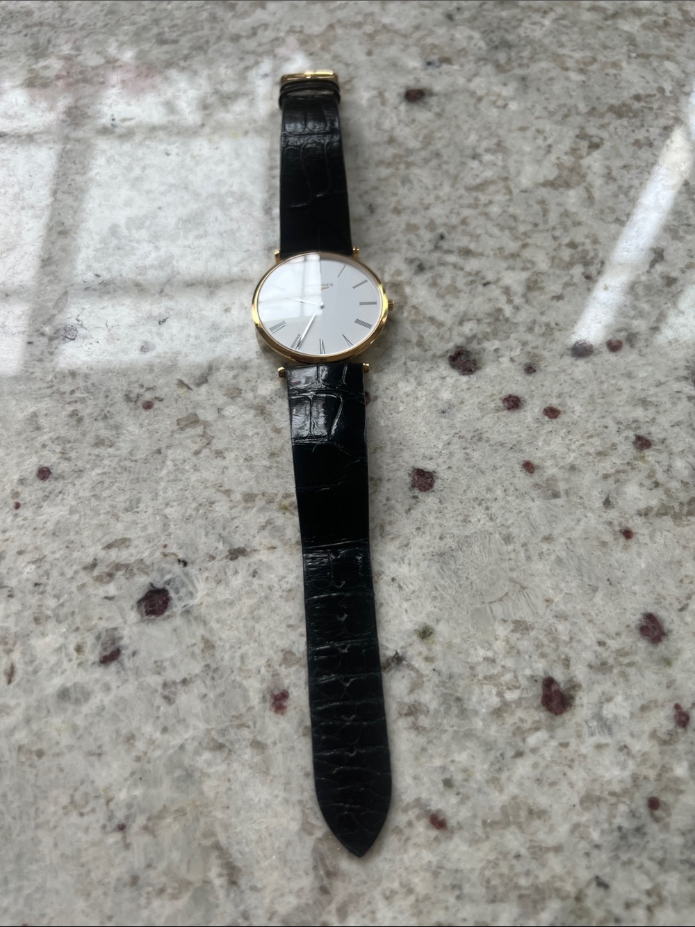 Longine 100% authentic Men’s Gold Watch with Black Leather Strap,only used twice